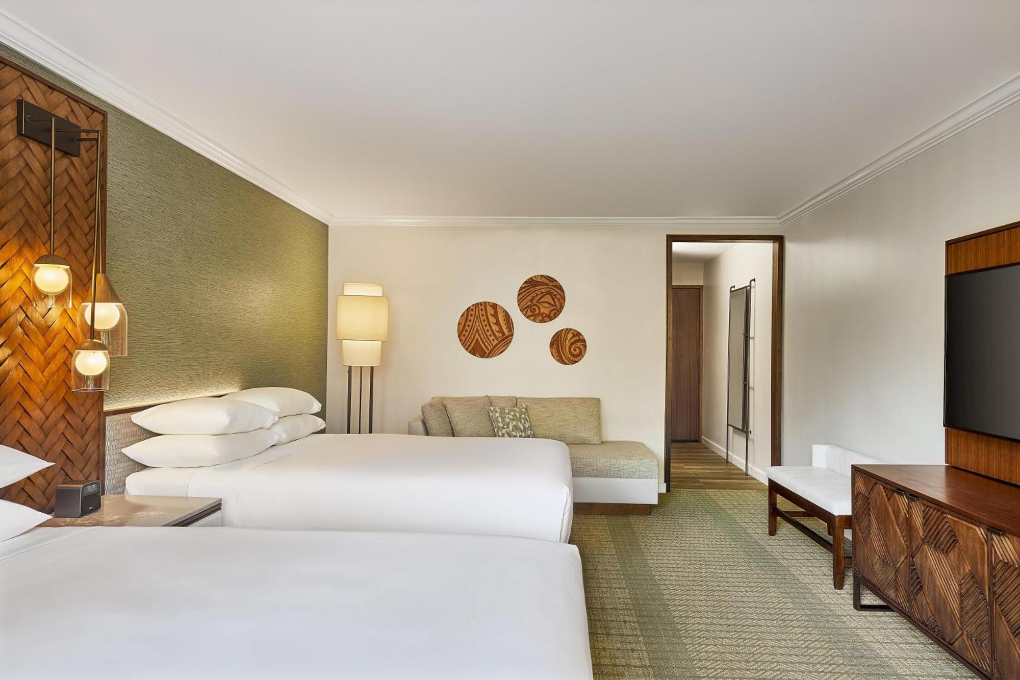 Quarto Queen com 2 Camas Queen-size e Vista da Montanha